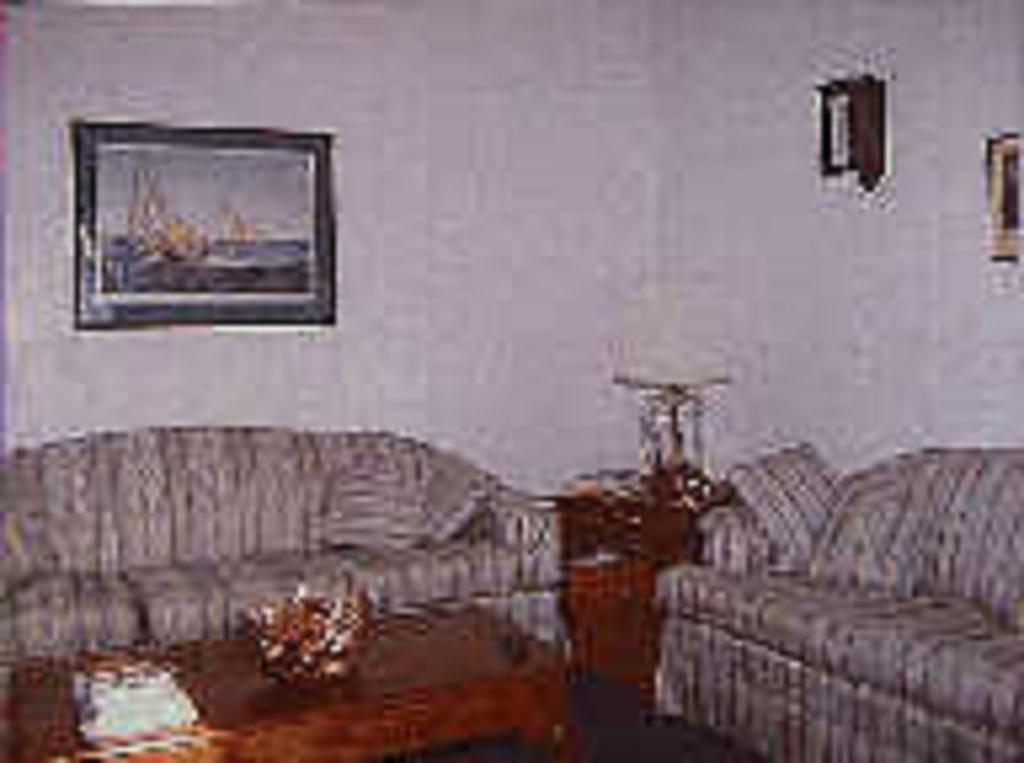 Chesapeake Inn Of Lenox Exterior photo