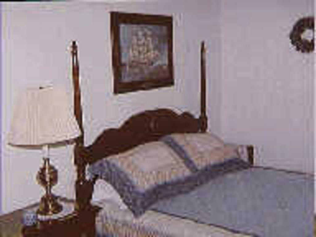 Chesapeake Inn Of Lenox Room photo